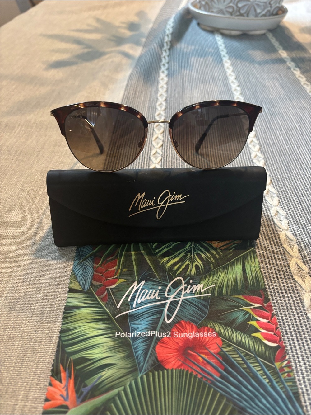 Maui Jim Maui Tortoise Frame Sunglasses with Brown Gradient polarized Lenses